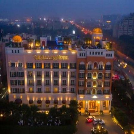 The Pllazio Hotel Gurgaon Bagian luar foto