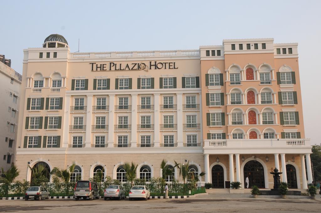 The Pllazio Hotel Gurgaon Bagian luar foto