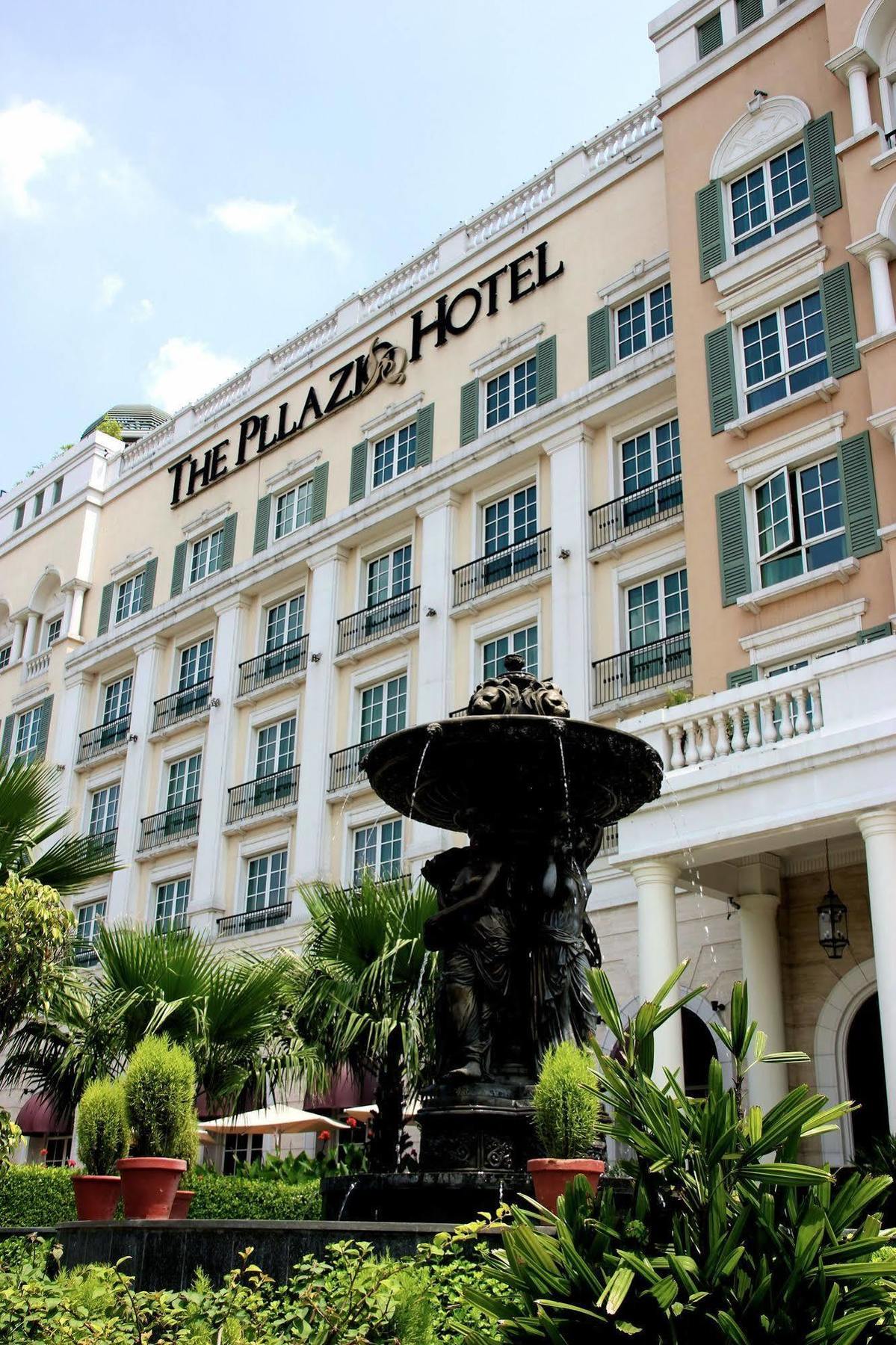 The Pllazio Hotel Gurgaon Bagian luar foto